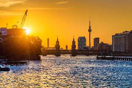 Die 15 schönsten Orte, um in Deutschland den Sonnenuntergang zu genießen Berlin