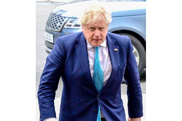 Der britische Premierminister Boris Johnson wirkte wie üblich zerzaust - und hatte sich für eine grelle Krawatte entschieden. Konventionen gelten eben nicht für ihn.