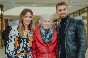 "Bachelor" Dominik Stuckmann stellt Herzensdame Anna seiner Oma vor