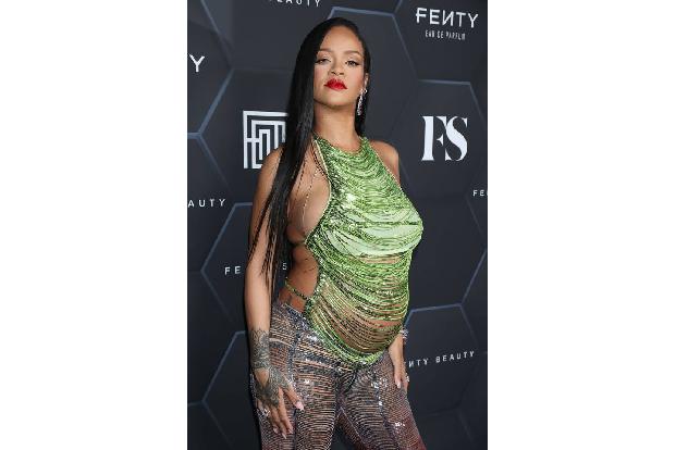 Rihanna ist Teil der Milliardärs-Liste des Magazins 'Forbes' für das Jahr 2022. Die Sängerin und Unternehmerin ist die erste Milliardärin aus Barbados und die reichste Musikerin der Welt. Ihr Wert wir ...