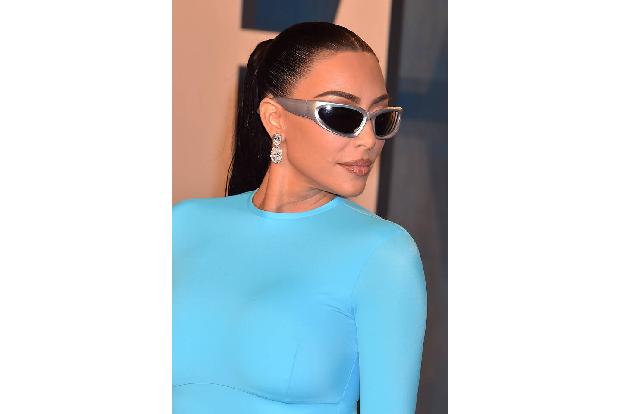 Viele mögen der Ansicht sein, dass Kim Kardashian nicht viel tut, um so berühmt zu sein, wie sie ist. Doch die Unternehmerin durchbrach im letzten Jahr die Milliarden-Schallmauer und verfügt mittlerwe ...