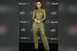 "Riverdale"-Star Madelaine Petsch strahlt im modernen Lara-Croft-Look
