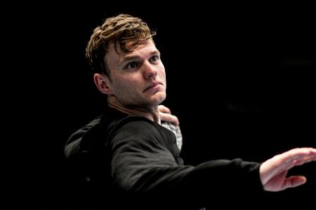 Handball: Timo Kastening hat Knie-OP gut überstanden