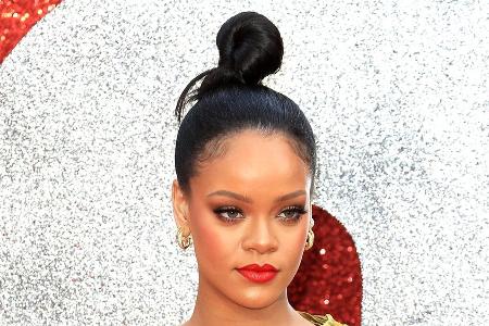 Rihanna ziert hochschwanger das Cover der 