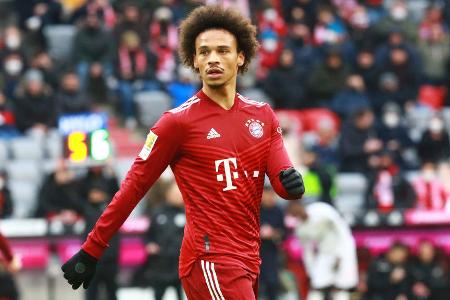 Leroy Sané - Note: 3,5 - Schlug von der rechten Seite aus dem Halbfeld viele Hereingaben. War damit gerade in der Anfangsphase ein echter Aktivposten, auch wenn er nicht immer einen Abnehmer fand. Sorgte später mit seinen Dribblings immerhin für punktuelle Impulse. Hatte aber auch schwächere Phasen, wo er das Tempo oftmals verschleppte.