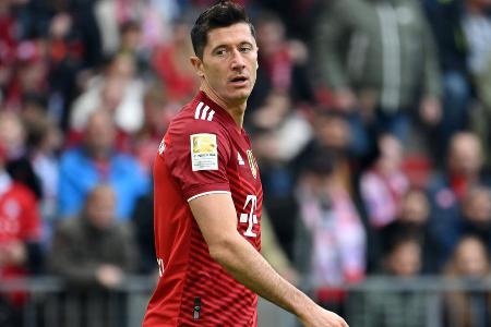 ANGRIFF: Robert Lewandowski - Note: 4,0 - Entwickelte viel zu selten Durchschlagskraft im Strafraum, weil er sich oft fallen ließ. Eröffnete mit seinen Fouls an Raul Albiol zudem einen unnötigen Nebenschauplatz, der Villarreal zum Zeitspiel einlud. Sorgte mit gnadenloser Effizienz beim 1:0 für neue Hoffnung (52.), danach aber wieder im Glanzlos-Modus. Blieb wie ihm Hinspiel viel schuldig.