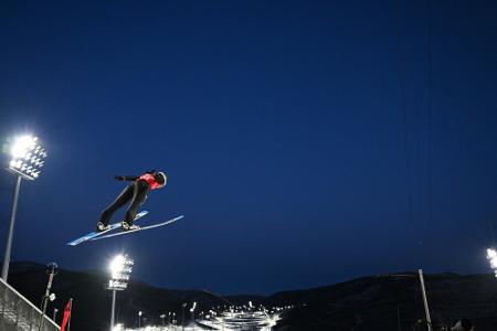 Skispringerinnen dürfen erstmals fliegen