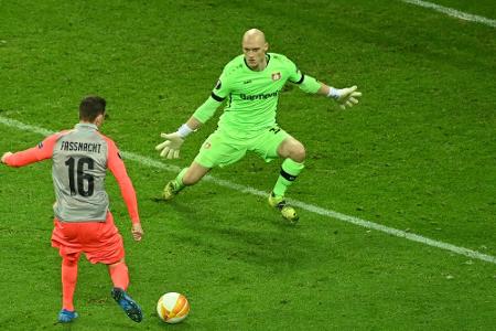 Bayer bindet Ersatztorwart Lomb bis 2024