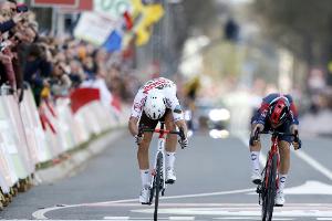Kwiatkowski gewinnt "Amstel" nach Zielfoto-Chaos