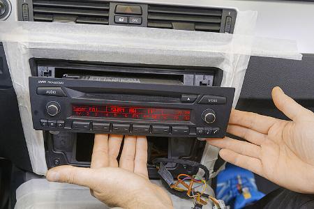 04/2022_Radioausbau BMW