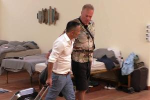 "Kampf der Realitystars": Der erste Star zieht mit Getöse aus