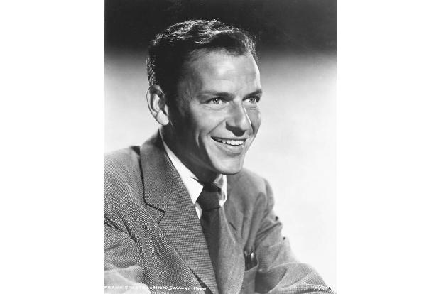 Auch Frank Sinatra wollte noch zu Lebzeiten nicht, dass jemand falsche Schlüsse zieht. Darum gab er nicht nach, obwohl Martin Scorcese in seinem Gangster-Klassikers 'Goodfellas' zu gern den Superhit ' ...