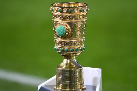 Als der FC Bayern und BVB das letzte Mal in der heißen Pokalphase fehlten - Die letzten heißen Runden im DFB-Pokal ohne FC Bayern und Borussia Dortmund? Eigentlich undenkbar. Zuletzt fehlten die beiden Schwergewichte 2006/07 gemeinsam ab dem Viertelfinale. Nun steht sogar schon das Halbfinale ein. Als sowohl die Münchner als auch der BVB letztmals in den Showdowns passen mussten, sah die Fußball-Welt noch deutlich anders aus, wie ein Rückblick zeigt: