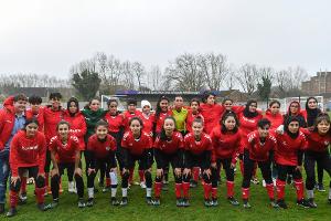 Afghanische Fußballerinnen geben Debüt in Australien