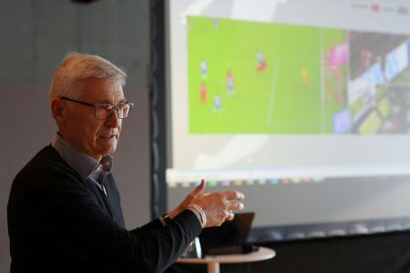 VAR-Diskussionen: DFB offen für Unterstützung von Ex-Profis