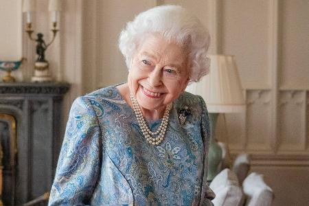 Queen Elizabeth II. gut gelaunt zurück aus der Geburtstags-Pause