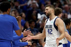 Dallas gewinnt erste Play-off-Serie seit Titelgewinn