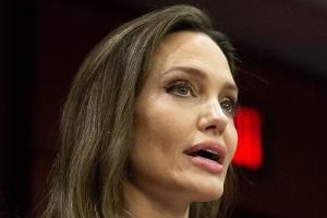 Fliegeralarm während Angelina Jolies Besuchs im ukrainischen Lwiw