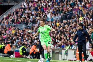 Nationalspielerin Rauch verlängert vorzeitig in Wolfsburg