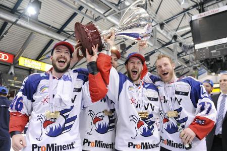 ERC Ingolstadt: 2014 - Seit 2014 wird die Finalserie im Best-of-Seven-Modus ausgespielt - und geht zwischen den Kölner Haien und ERC Ingolstadt gleich über die volle Distanz. Der Außenseiter aus Ingolstadt krönt seinen beispiellosen Siegeszug mit dem überraschenden 4:3-Sieg.