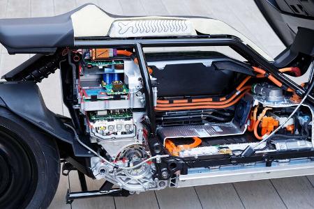 Fahrbericht BMW CE 04