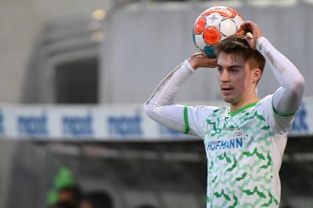 Luca Itter - Note: 3,5 - Schaltete beim Gegentreffer durch Brandt nicht schnell genug und ließ die heiße Zone auf seiner Seite ungedeckt. Schlug sich ansonsten in der Dreierkette noch am besten. Konnte gerade Reus vielfach im letzten Drittel an der Entfaltung hindern.