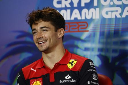 Leclerc holt Pole in Miami - auch Sainz im zweiten Ferrari vor Verstappen