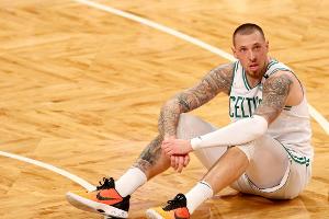 Theis in zwei Minuten ohne Punkt: Boston verliert Spiel drei