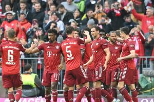Bayern mit sieben "Urlaubern" in der Startelf