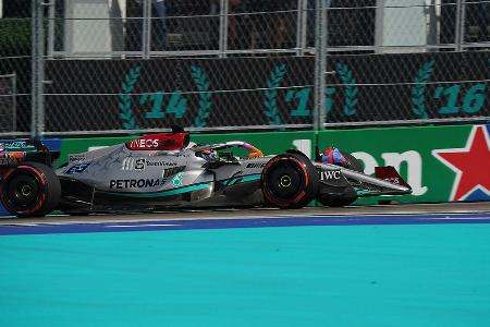 P5: George Russell (Mercedes) - Note: 2,0 - Rutschte im Startgetümmel um drei Plätze nach hinten und ärgerte sich, analog zu Hamilton in Imola, fortan mit den Williams und Ocon herum. Bewies jedoch gutes Reifenmanagement und setzte die riskante Strategie gekonnt um. Unterm Strich schneller als Hamilton und setzte seine Top-5-Serie fort.