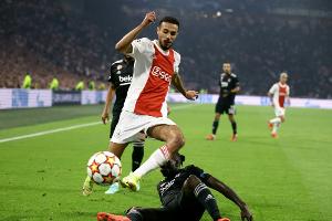 "Wir sind sehr glücklich": FC Bayern verpflichtet Mazraoui