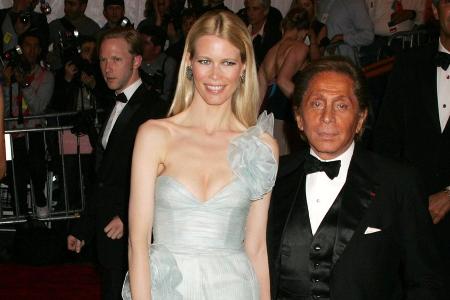 Claudia Schiffer gratuliert Valentino zum 90. Geburtstag
