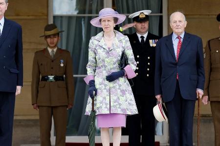 Royale Gartenparty: Prinzessin Anne im floralen Sommer-Outfit