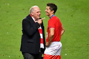 Hoeneß hält Verlängerung mit Lewandowski für möglich