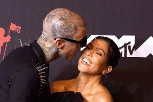 Travis Barker und Kourtney Kardashian nun auch offiziell verheiratet