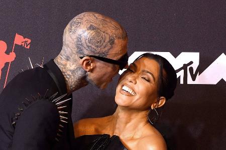 Travis Barker und Kourtney Kardashian nun auch offiziell verheiratet
