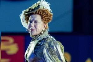 Helen Mirren spielte Queen Elizabeth I. für Queen Elizabeth II.