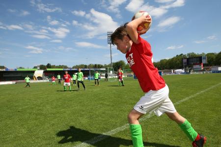 DFL Stiftung ruft mit Profiklubs zu Bewegungs-Challenge auf
