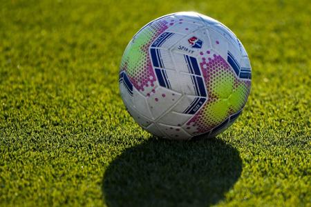 Englischer Fußballprofi Daniels mit Coming-Out