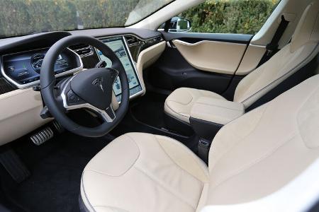 Tesla Model S, Frontsitze