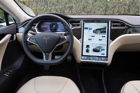 Tesla Model S, Cockpit, Lenkrad, Monitor