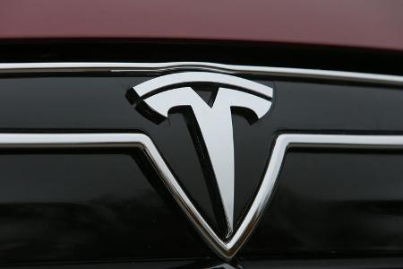 Tesla Model S, Emblem