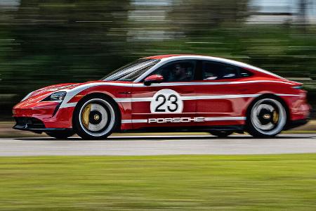 03/2020, Porsche Taycan mit Retro-Motorsport-Lackierung