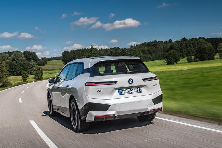 BMW iX xDrive i40 Mineral White