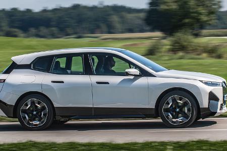 BMW iX xDrive i40 Mineral White