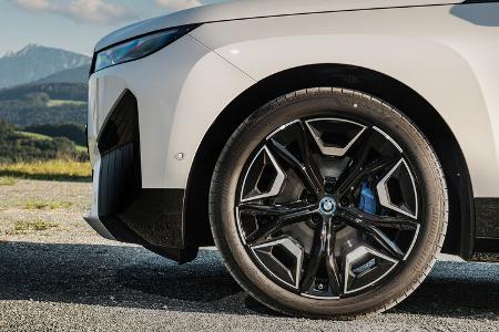 BMW iX xDrive i40 Mineral White