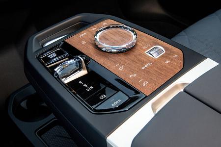 BMW iX xDrive i40 Mineral White