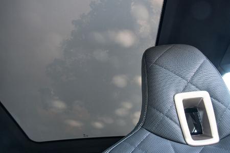 BMW iX xDrive i40 Mineral White