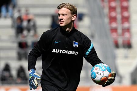 Hertha BSC - TOR: Oliver Christensen - Note: 3,5 - Wurde von Magath in die Startelf beordert und kam damit ausgerechnet in der Relegation zu seinem Profi-Debüt. Hielt den abgefälschten Schuss von Glatzel (31.) mit einem starken Reflex. Sah beim Gegentor per Flanke allerdings unglücklich aus (57.). Erledigte danach die Pflichtaufgaben.