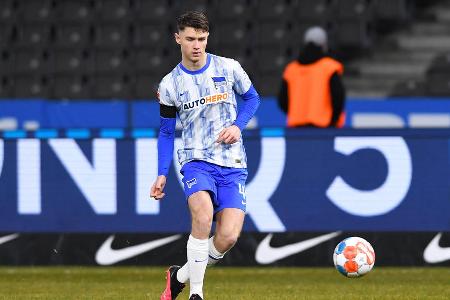 Linus Gechter (ab 70.) - Note: 3,5 - Ließ sich von der Nervosität der Kollegen anstecken und wackelte in seinen ersten Aktionen direkt mit. Wurde mit zunehmender Spielzeit aber besser. Gerade beim Verteidiger der letzten HSV-Konter ein wichtiger Faktor, dass es nicht noch schlimmer wurde.